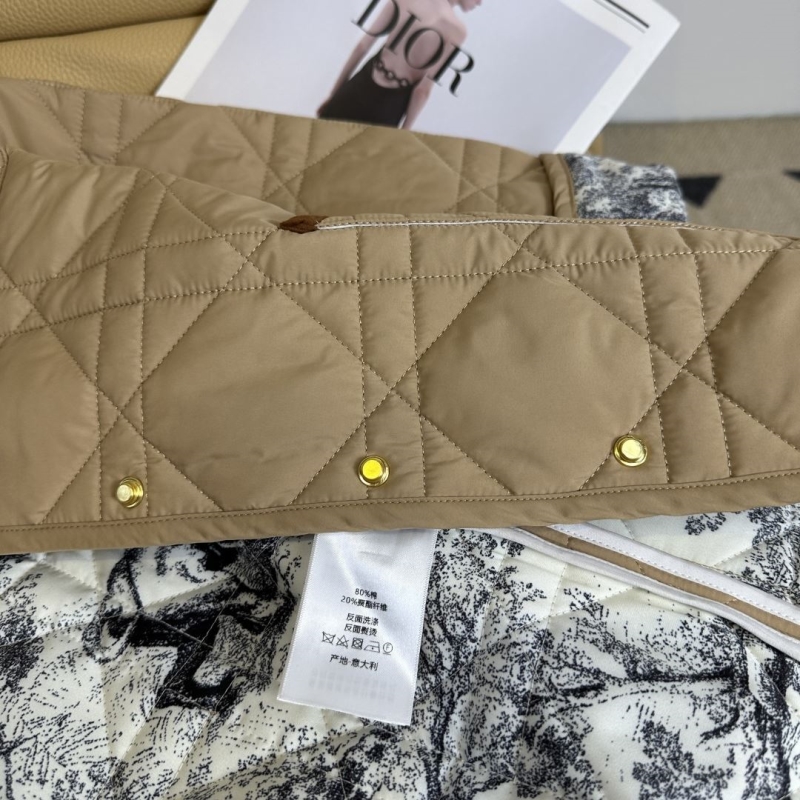 chr1st1an D10r outwear